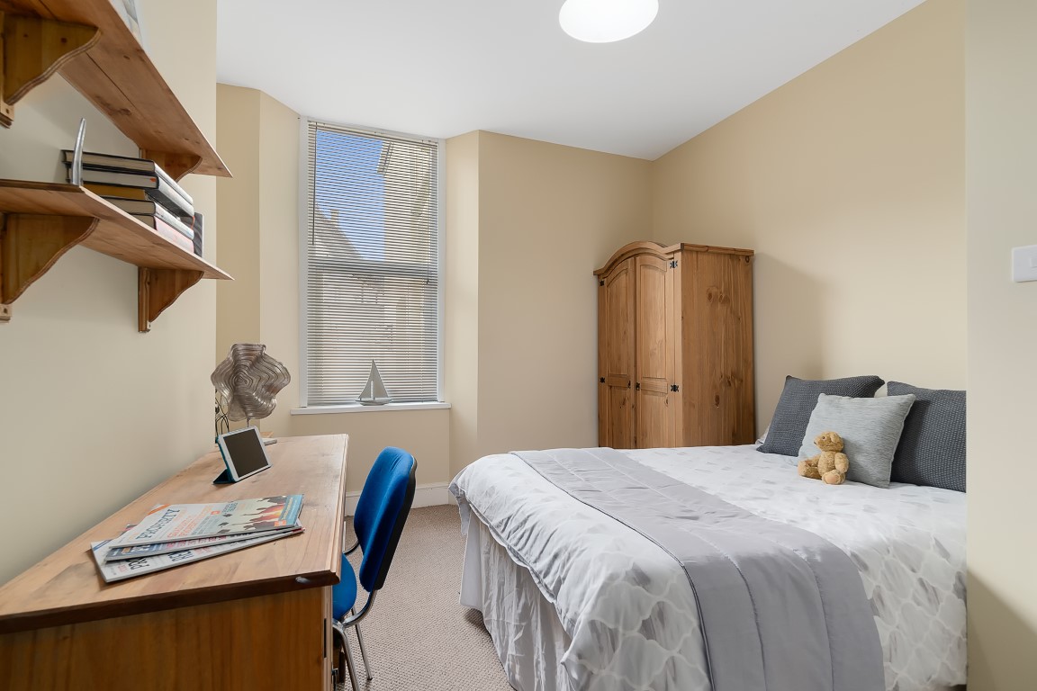 Bedroom of a 3 bedroom student flat at The Hoe, Plymouth