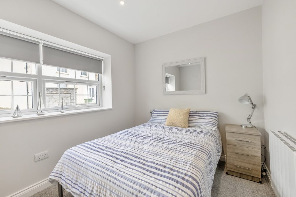 The Coach House - 2 bedroom student flat in Plymouth just off North Hill - Bedroom