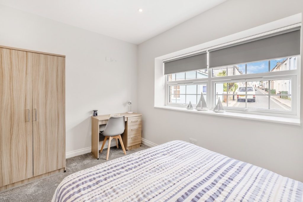 The Coach House - 2 bedroom student flat in Plymouth just off North Hill - Bedroom