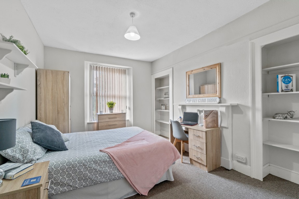 Bedroom of our 8 bedroom shared student house opposite the University of Plymouth