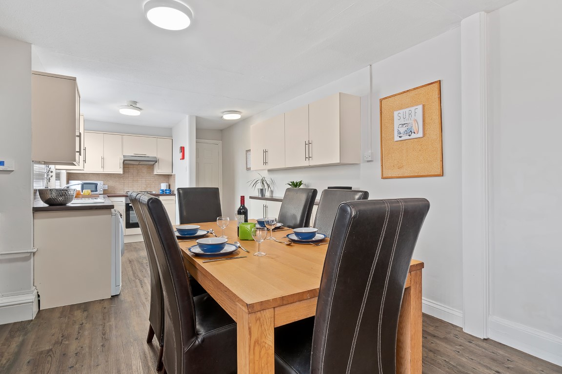 Dining/kitchen area in our lovely 6 bedroom shared student accommodation on Bedford Terrace, Plymouth