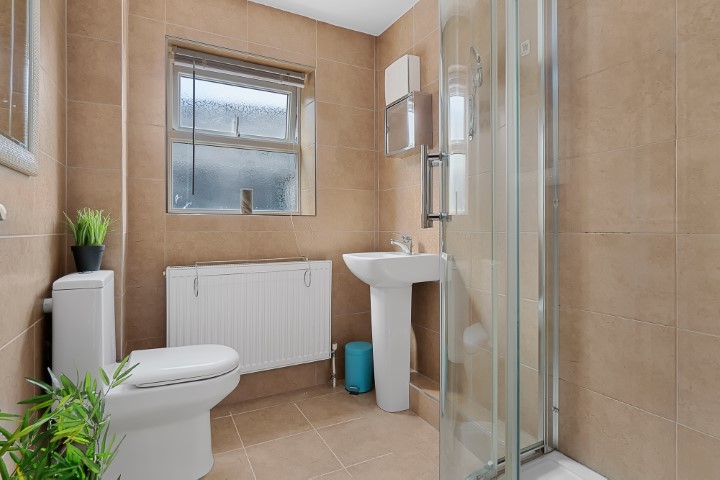 Shower room in our 4 bedroom shared student property on Kensington Road, Plymouth
