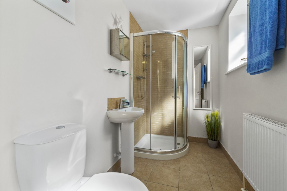 Shower room in 8-bedroom shared student house on Deptford Place, Plymouth