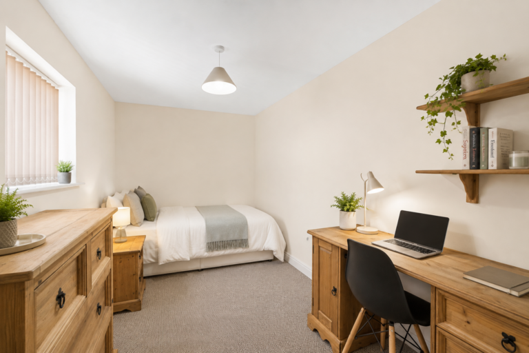 24 Deptford Room 6