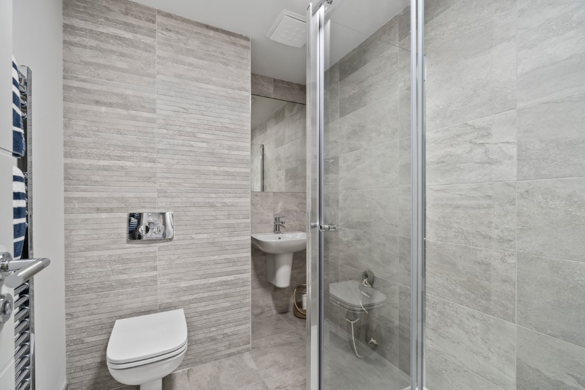 Luxury student shared accommodation in Plymouth - Shower room in 8 bedroom property