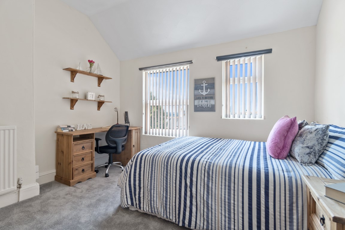 Bedroom in a large 7 bedroom shared student apartment in Plymouth