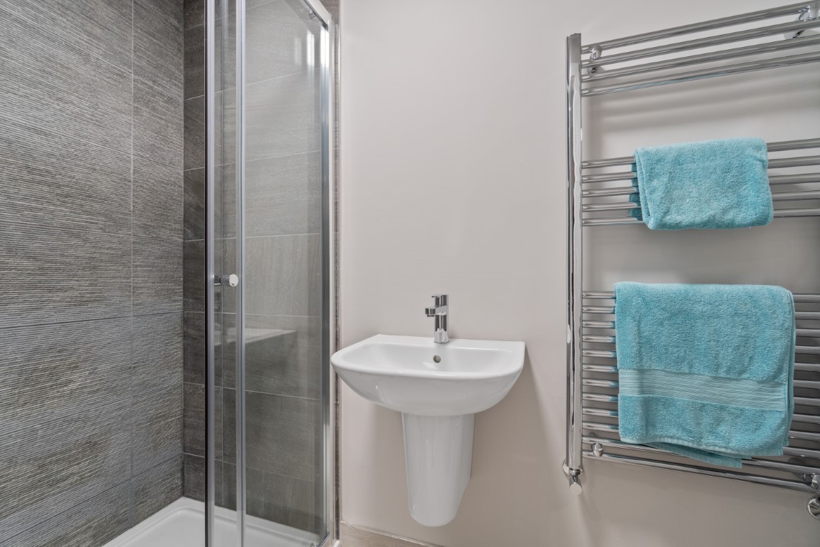 Shower room in a 6 bedroom shared student property on Bedford Terrace, Plymouth